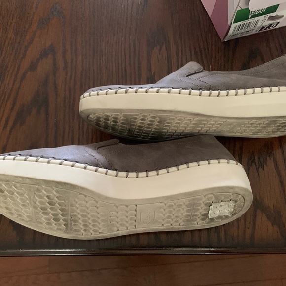 Skechers Womens brown slippers size 7.5 - Picture 5 of 5